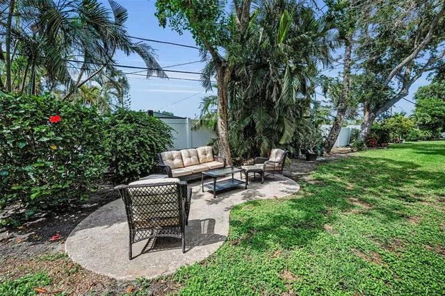a view of a tennis court