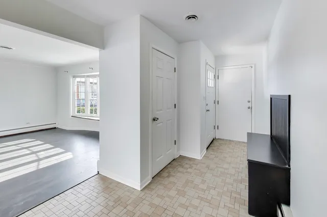 $3,500 | 1006 Devon Avenue, Park Ridge, IL 60068