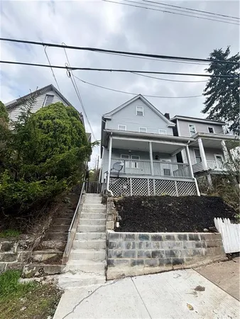 $1,300 | 527 Stokes Avenue, Braddock, PA 15104