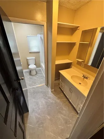 $1,300 | 527 Stokes Avenue, Braddock, PA 15104