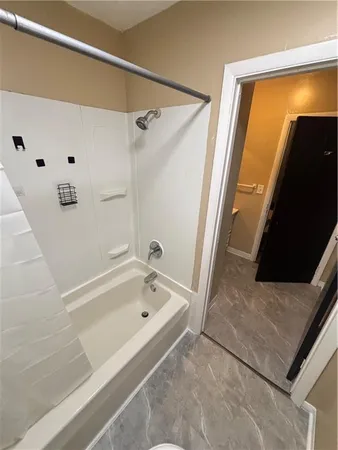 $1,300 | 527 Stokes Avenue, Braddock, PA 15104