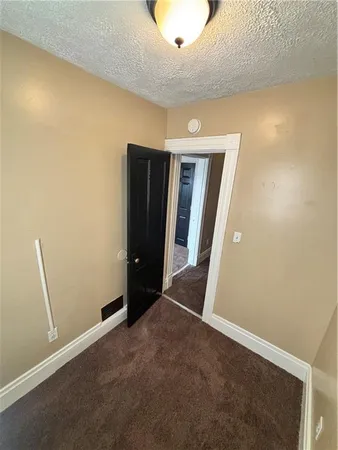 $1,300 | 527 Stokes Avenue, Braddock, PA 15104