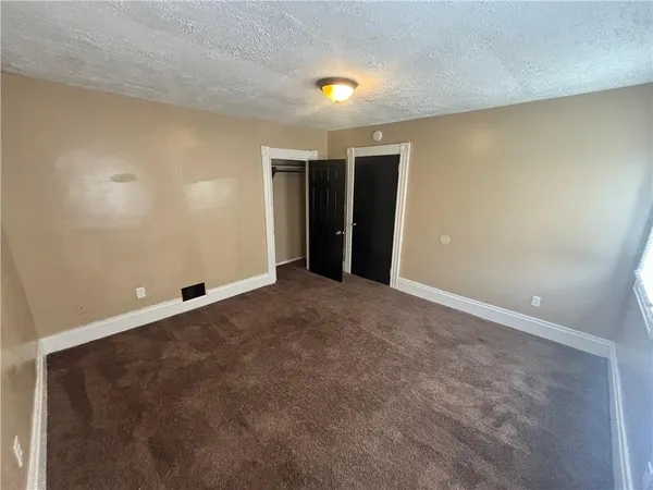 $1,300 | 527 Stokes Avenue, Braddock, PA 15104
