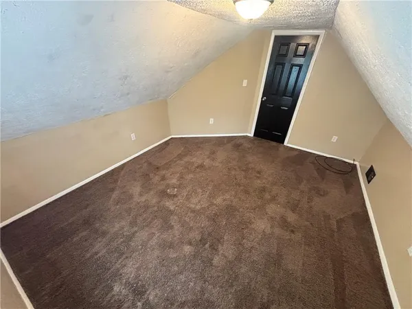 $1,300 | 527 Stokes Avenue, Braddock, PA 15104