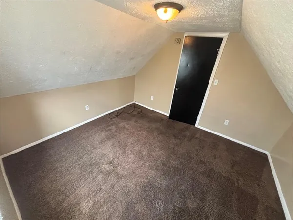 $1,300 | 527 Stokes Avenue, Braddock, PA 15104