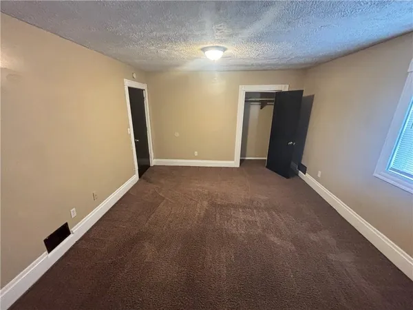 $1,300 | 527 Stokes Avenue, Braddock, PA 15104