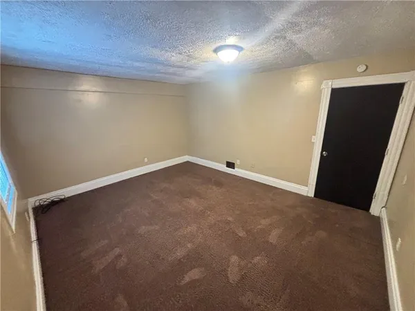 $1,300 | 527 Stokes Avenue, Braddock, PA 15104
