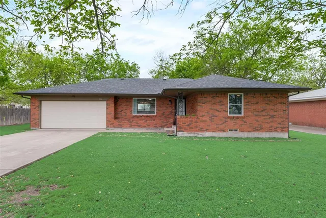 $1,995 | 1306 North Powell Parkway, Anna, TX 75409