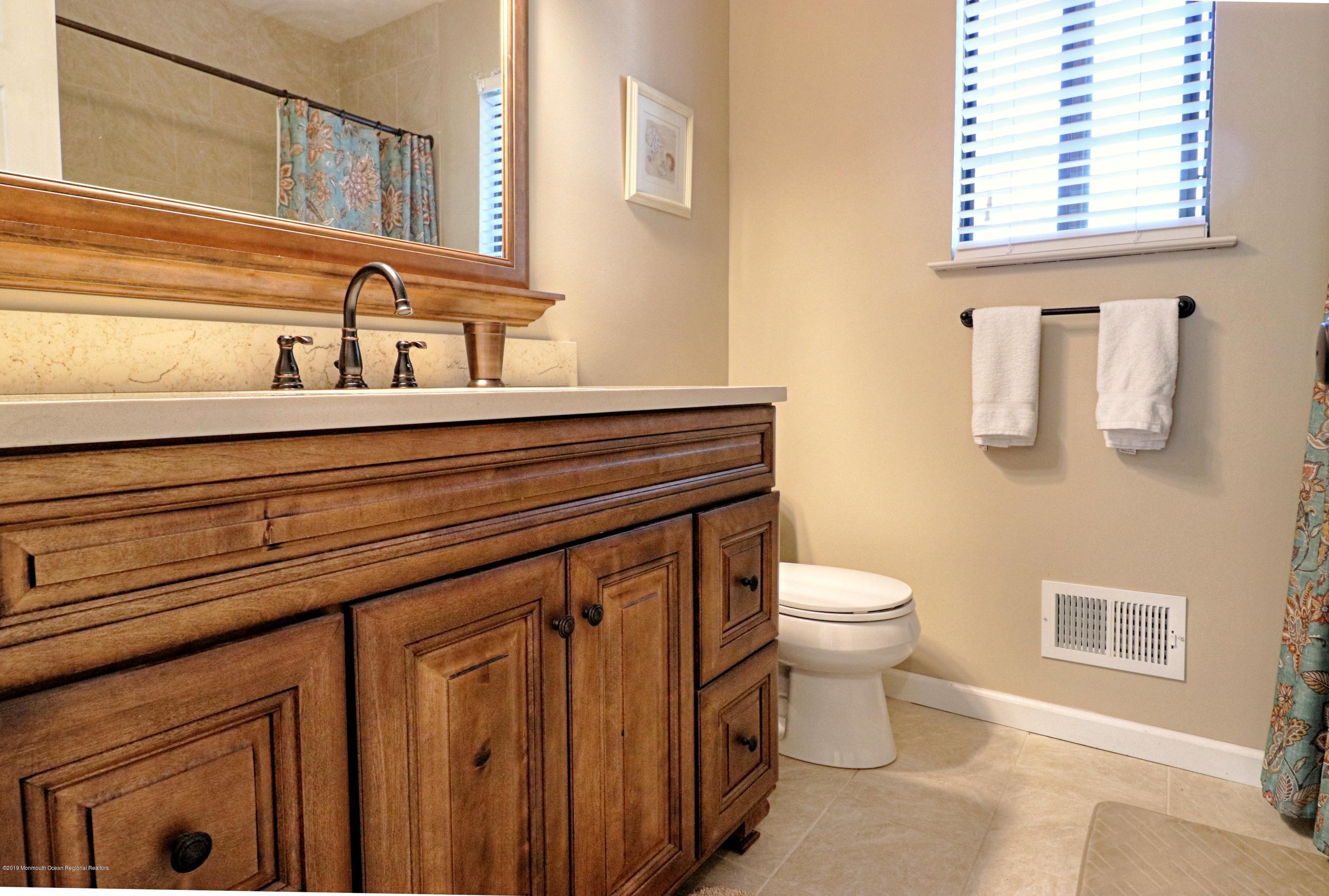 95 Appletree Road Howell, NJ 07731 - Photo 14 of 35 fullbath_1