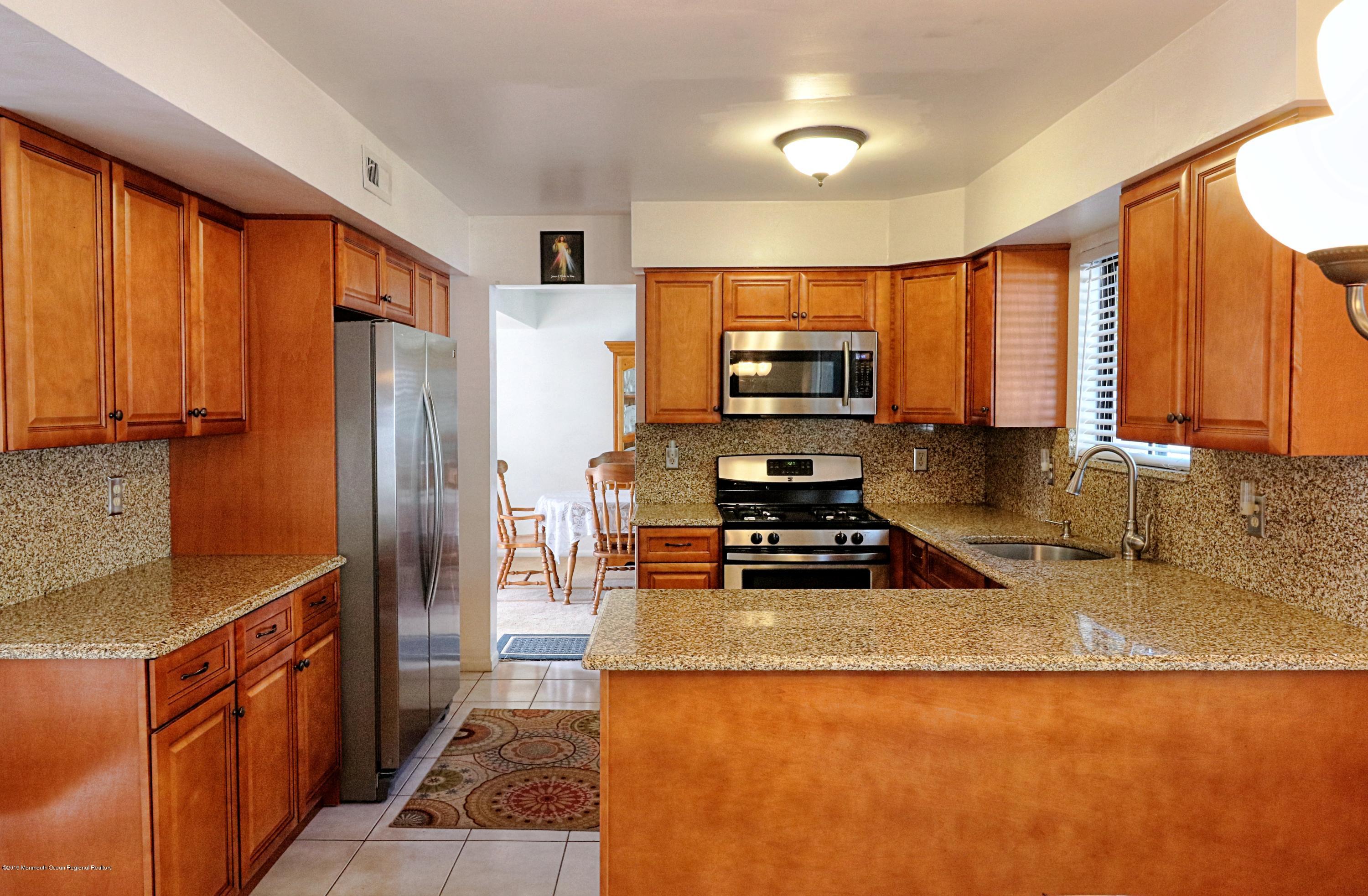 95 Appletree Road Howell, NJ 07731 - Photo 19 of 35 kitchen_1