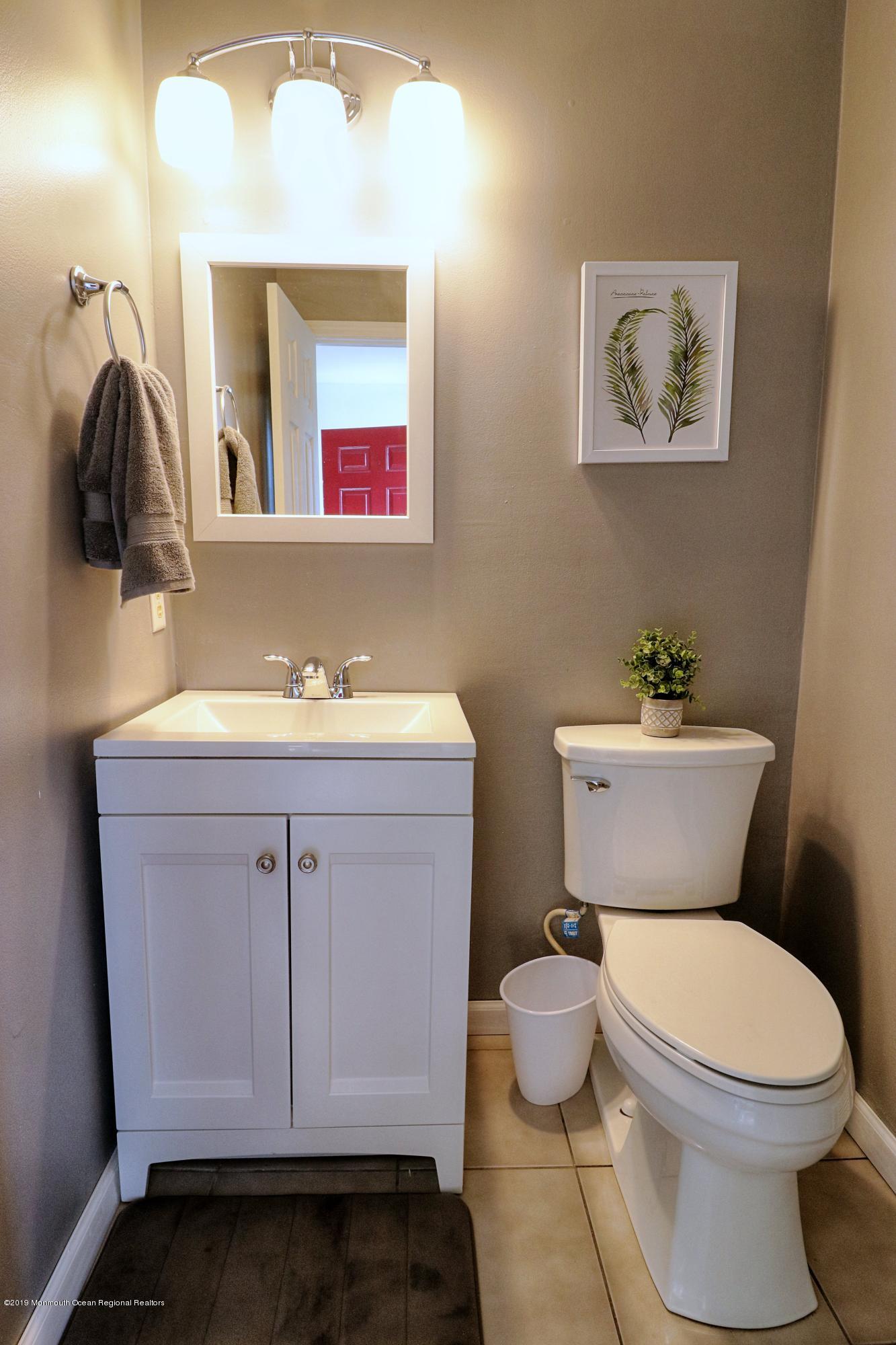 95 Appletree Road Howell, NJ 07731 - Photo 2 of 35 bathroom_1
