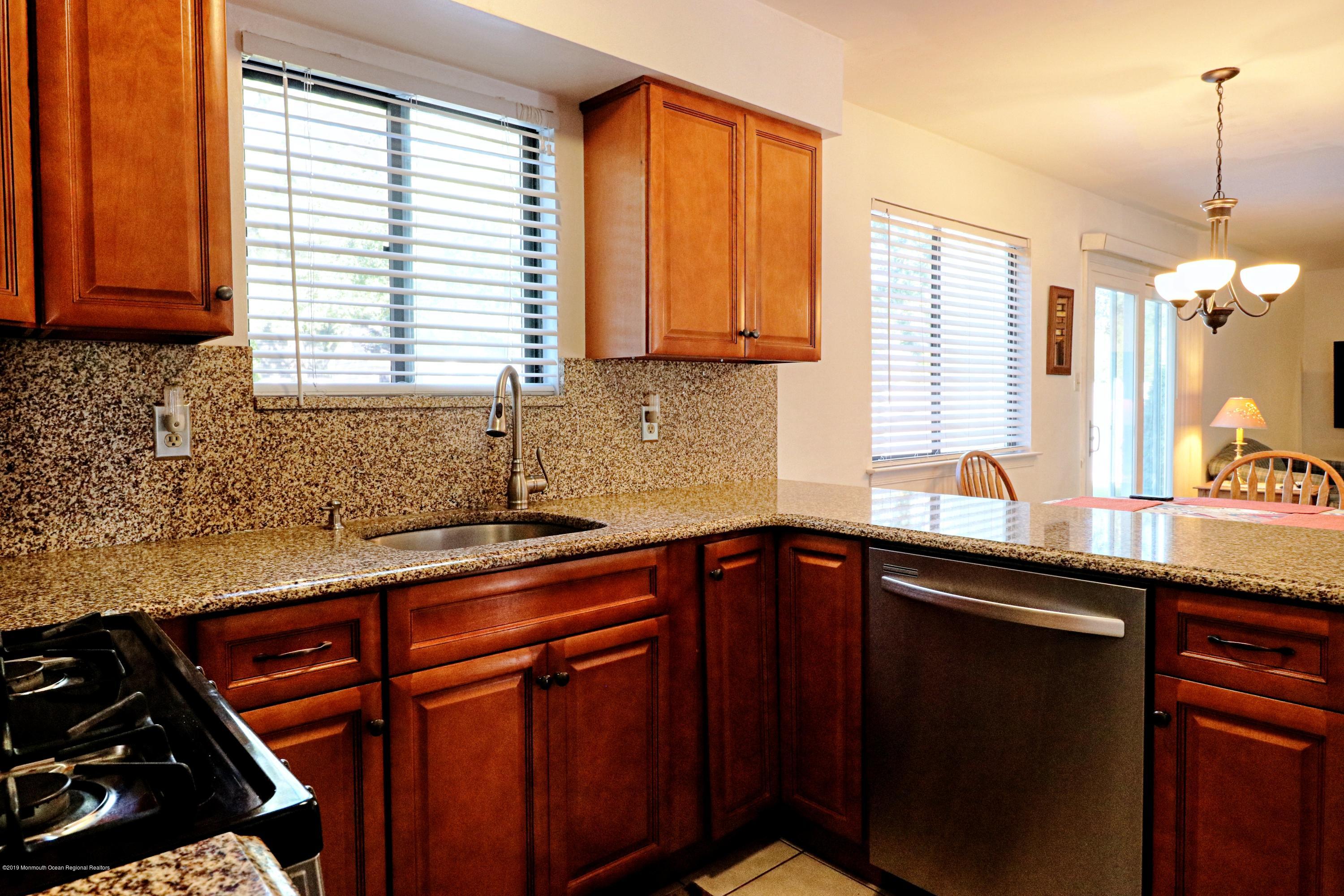 95 Appletree Road Howell, NJ 07731 - Photo 21 of 35 kitchen_3
