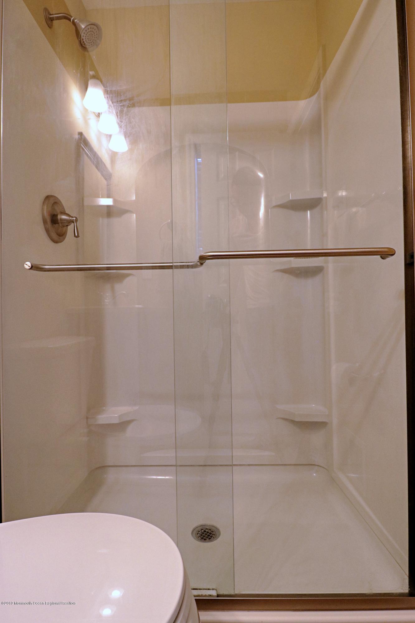 95 Appletree Road Howell, NJ 07731 - Photo 27 of 35 masterbathroom_3