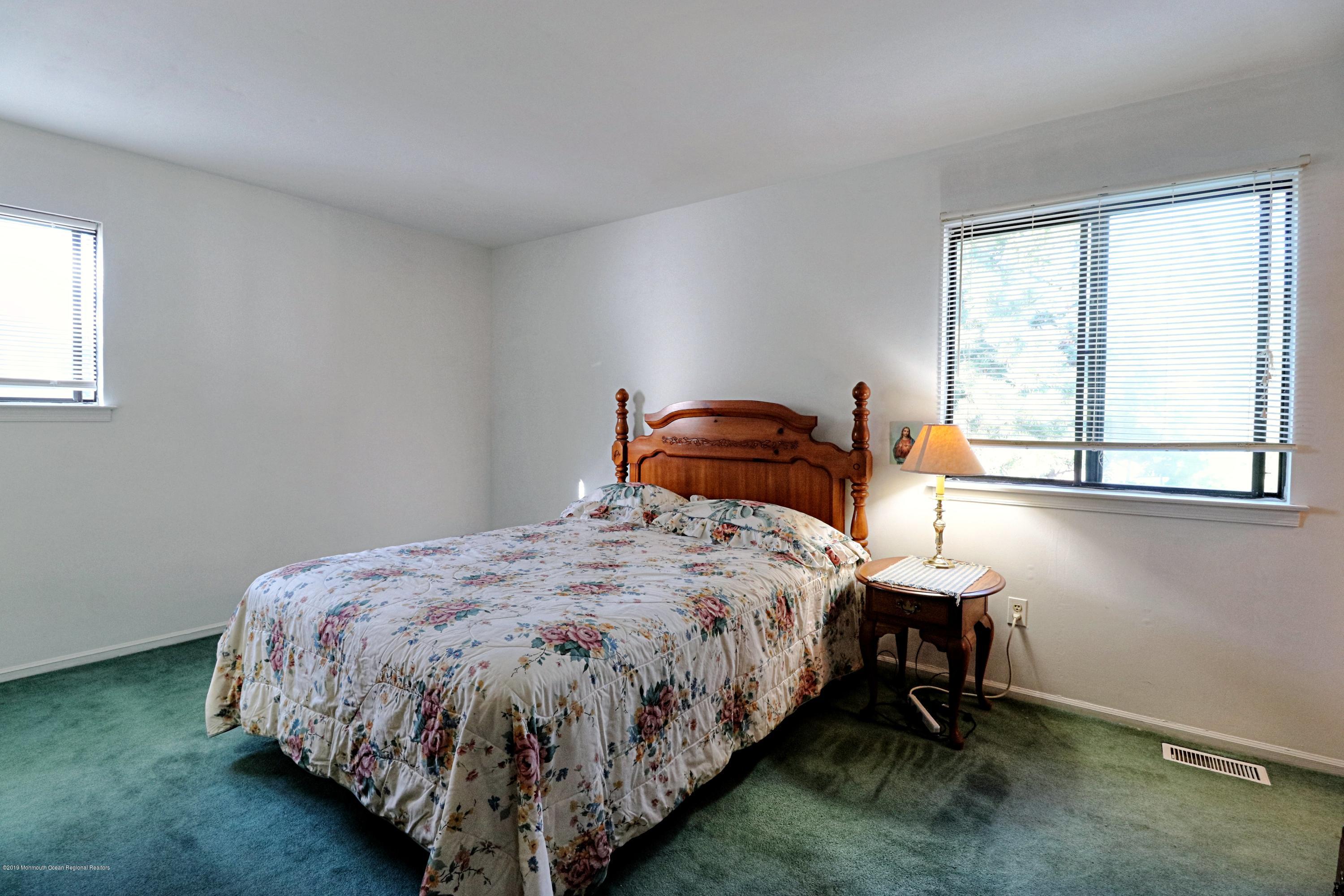95 Appletree Road Howell, NJ 07731 - Photo 28 of 35 masterbedroom_1