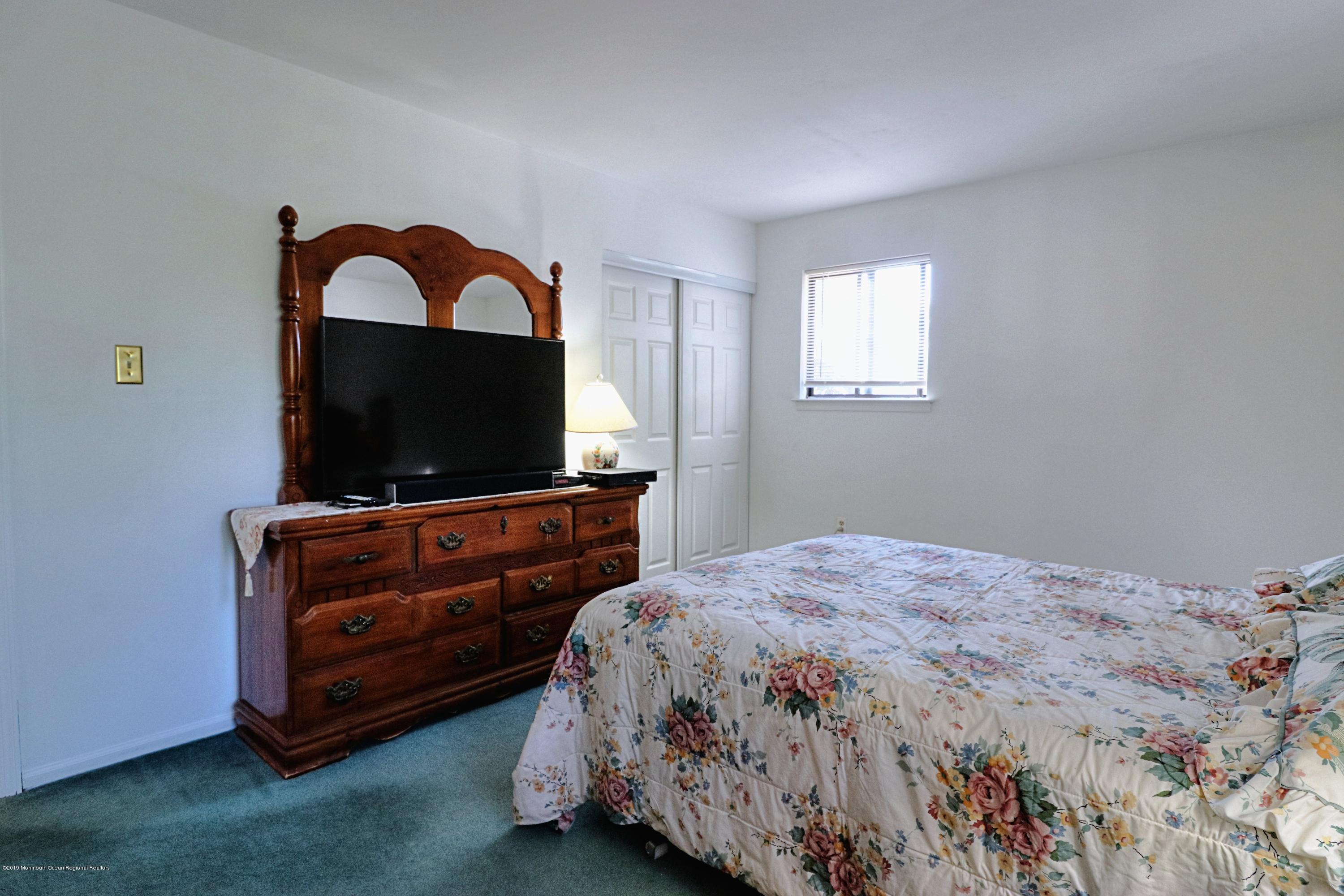 95 Appletree Road Howell, NJ 07731 - Photo 29 of 35 masterbedroom_2