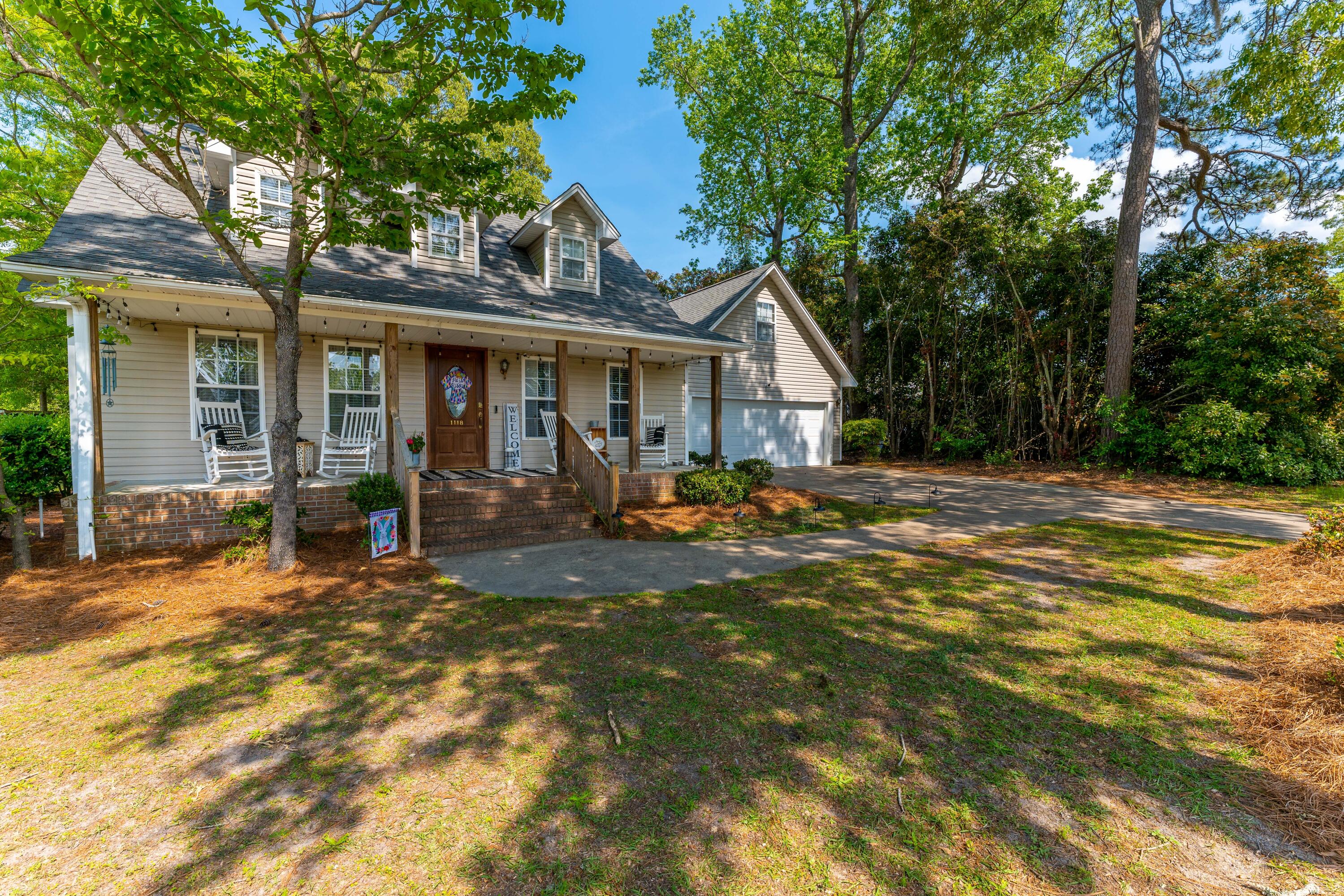 1118 Bruce Street Manning, SC 29102 - Photo 5 of 27 P1018916