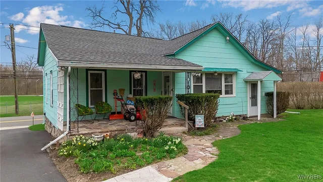 $315,000 | 82 Lake Avenue, Lockport City, NY 14094