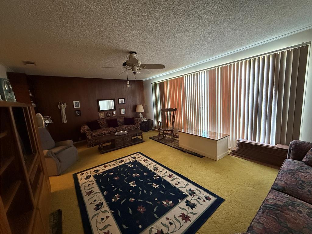 609 East Henry Street Hamilton, TX 76531 - Photo 6 of 40 a view of a living room and furniture