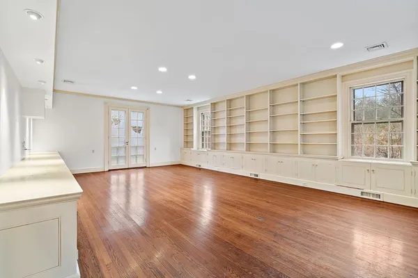 $1,995,000 | 70 Lexington Road, Concord, MA 01742