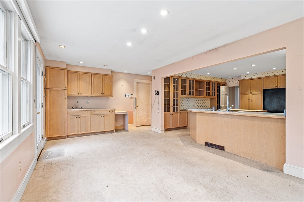 70 Lexington Road Concord, MA 01742 - Photo 4 of 29