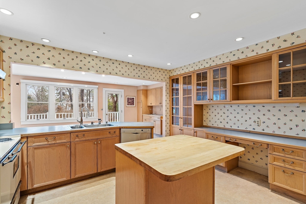 70 Lexington Road Concord, MA 01742 - Photo 6 of 29