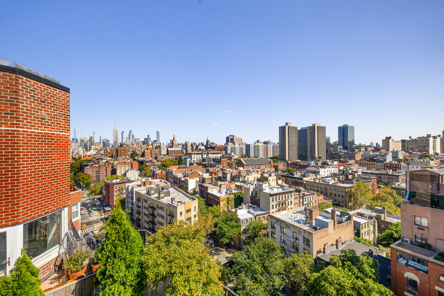 2 Charlton Street, Unit PH16F Manhattan, NY 10014 - Photo 4 of 20 a view of a city with tall buildings