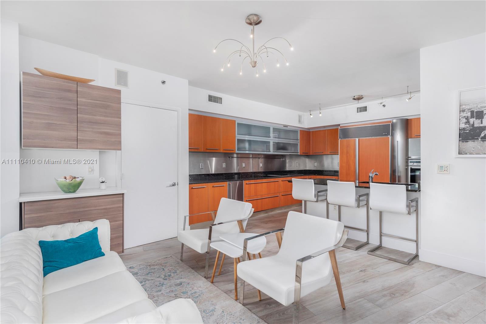 400 Alton Road, Unit 2003 Miami Beach, FL 33139 - Photo 10 of 38