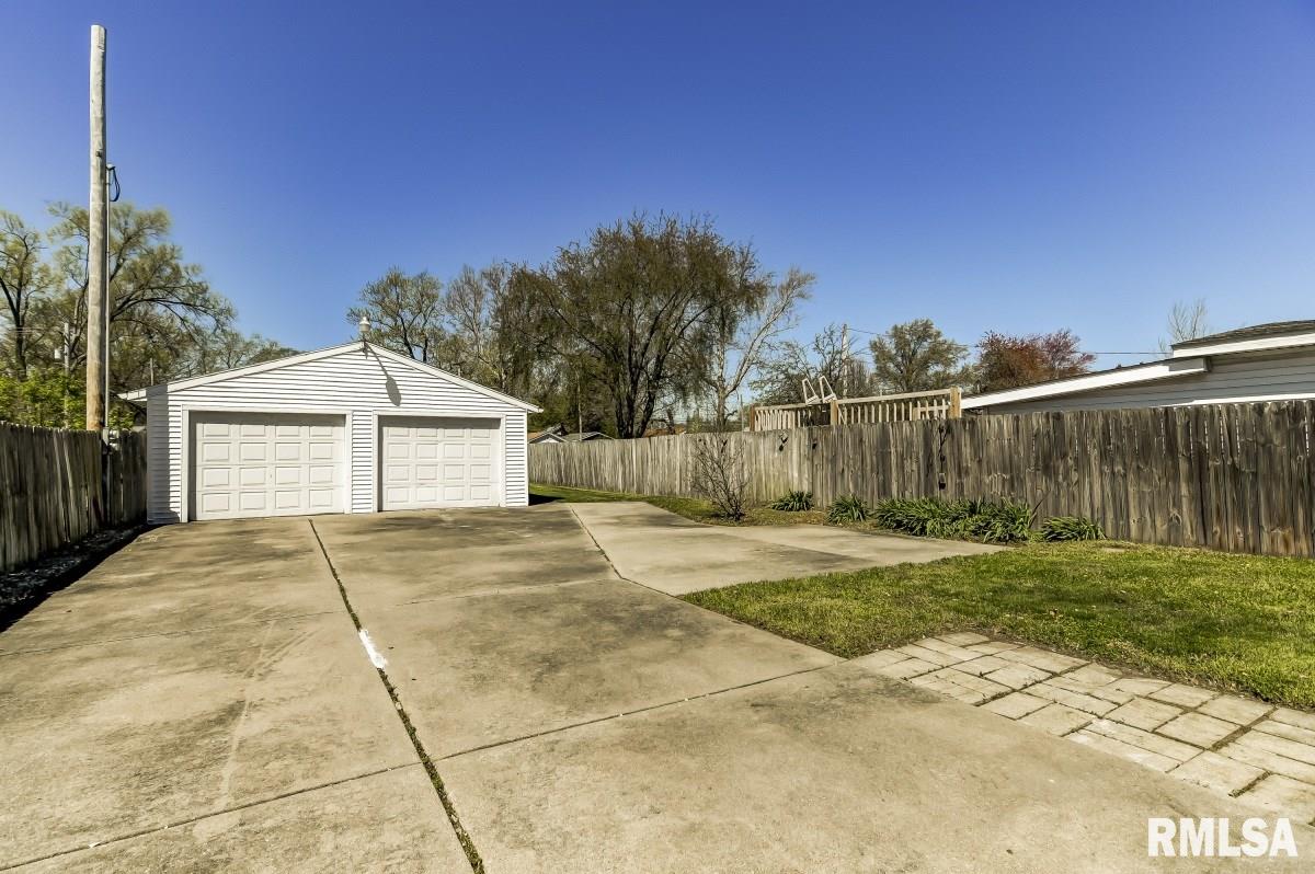 1129 North Milton Avenue Springfield, IL 62702 - Photo 29 of 35 Gallery Image 29