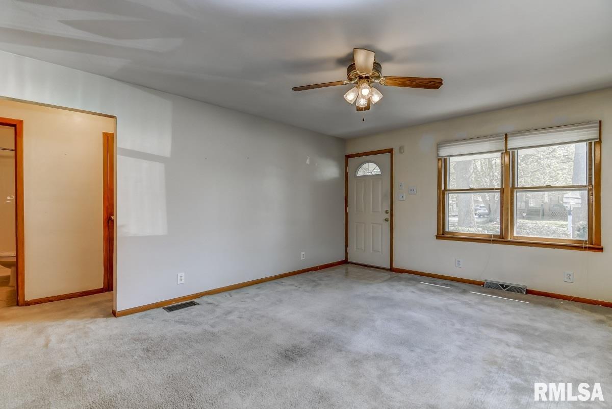 1129 North Milton Avenue Springfield, IL 62702 - Photo 3 of 35 Gallery Image 3
