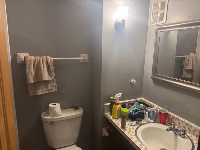 8970 North 95th Street, Unit G Milwaukee, WI 53224 - Photo 10 of 11 Full Bath