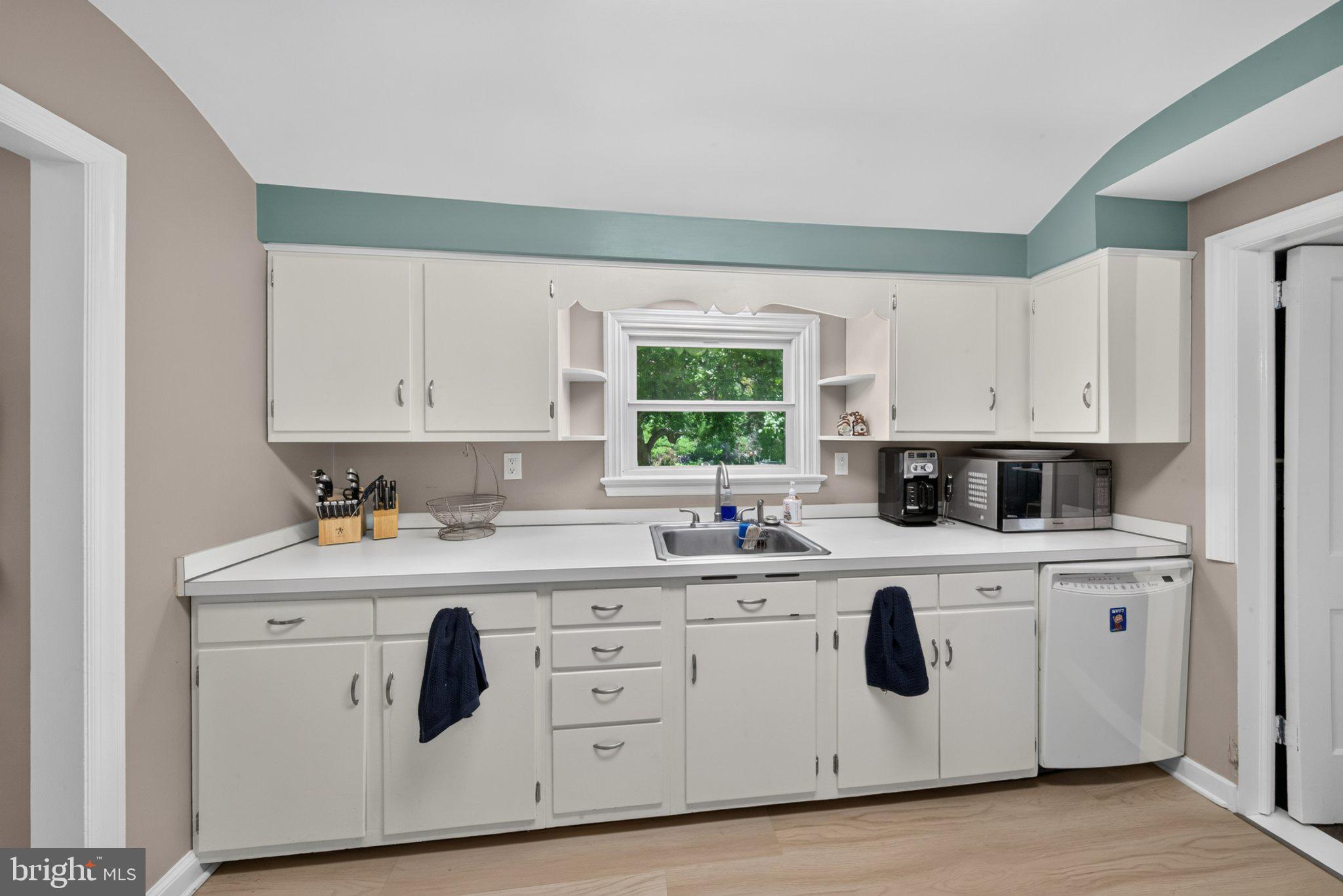 13 Harvard Road Wilmington, DE 19808 - Photo 18 of 45 Bright and airy kitchen space.