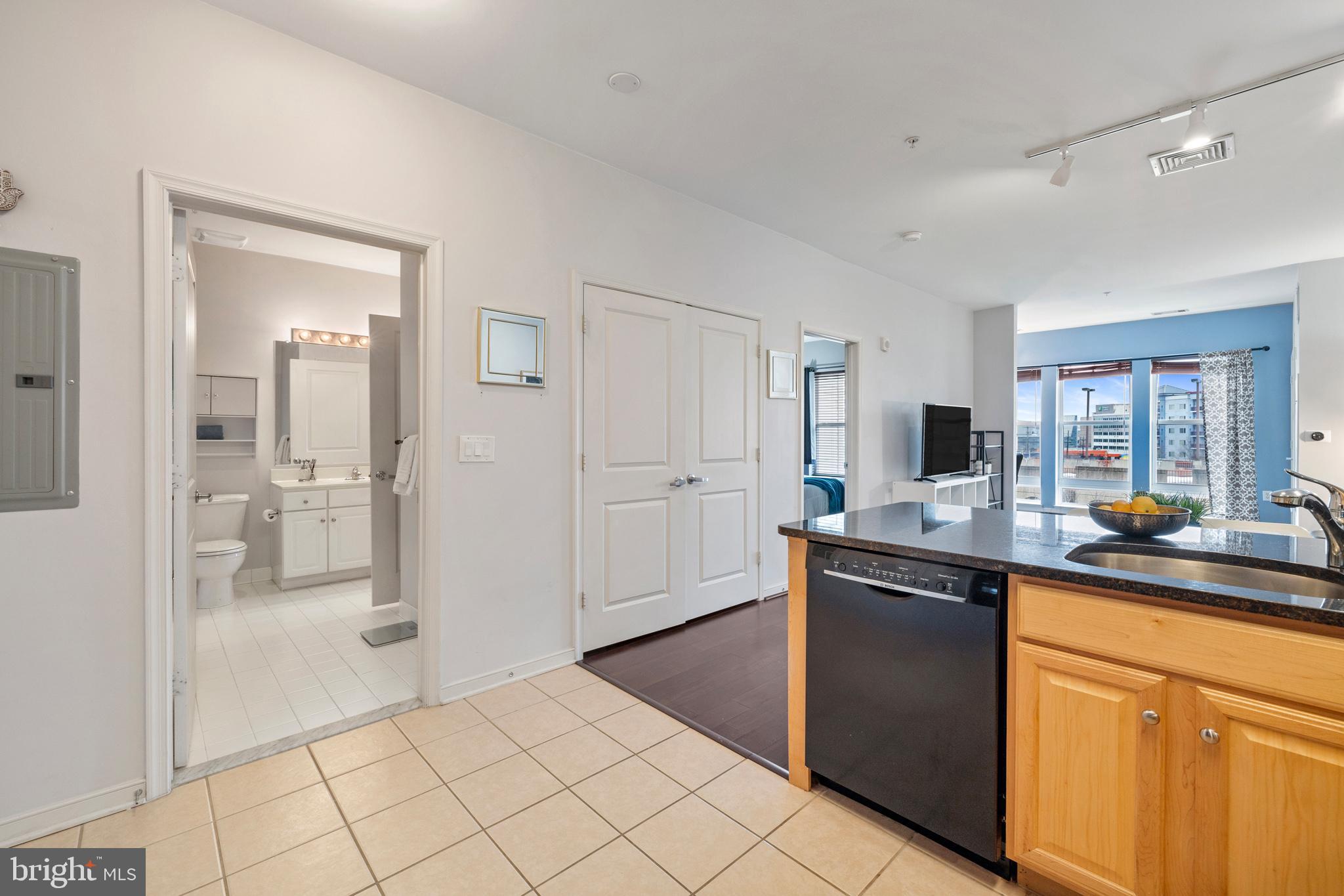 8045 Newell Street, Unit 522 Silver Spring, MD 20910 - Photo 6 of 31