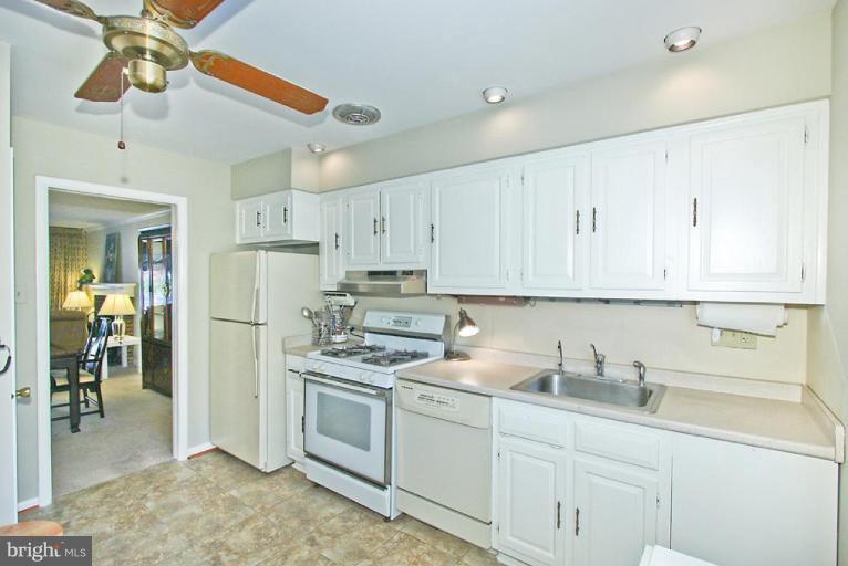 1208 Cedar Park Road, Unit 4 Annapolis, MD 21401 - Photo 10 of 21 Kitchen #2