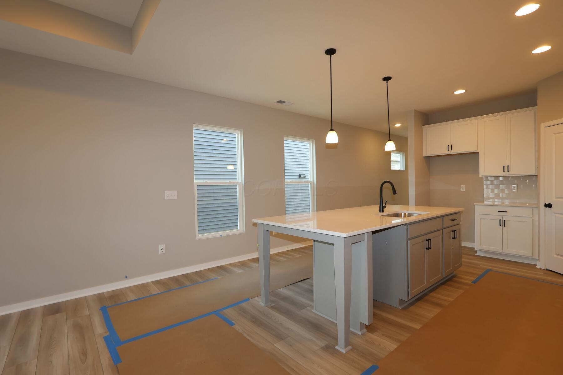 5655 Valleydale Road Powell, OH 43065 - Photo 4 of 16 Kitchen