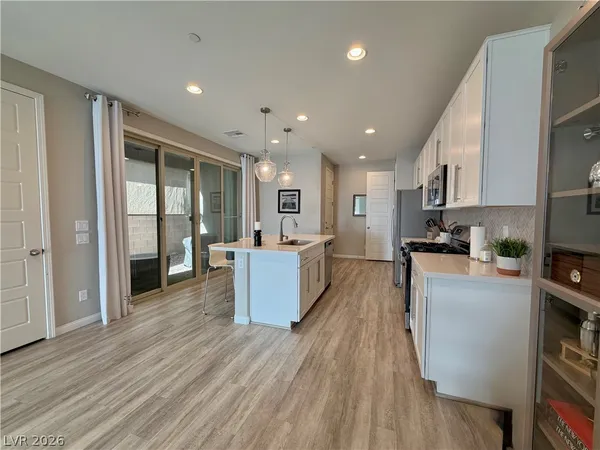 $2,430 | 572 Pear Lake Street, Las Vegas, NV 89138