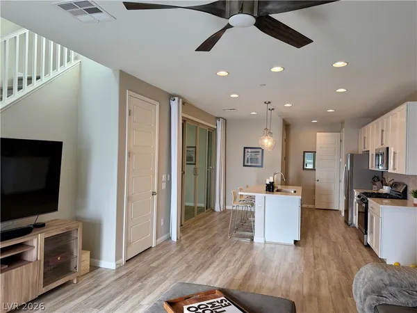 $2,430 | 572 Pear Lake Street, Las Vegas, NV 89138