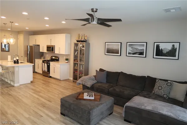 $2,430 | 572 Pear Lake Street, Las Vegas, NV 89138