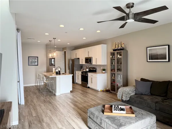 $2,430 | 572 Pear Lake Street, Las Vegas, NV 89138