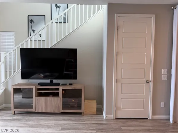 $2,430 | 572 Pear Lake Street, Las Vegas, NV 89138