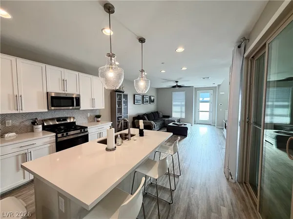 $2,430 | 572 Pear Lake Street, Las Vegas, NV 89138