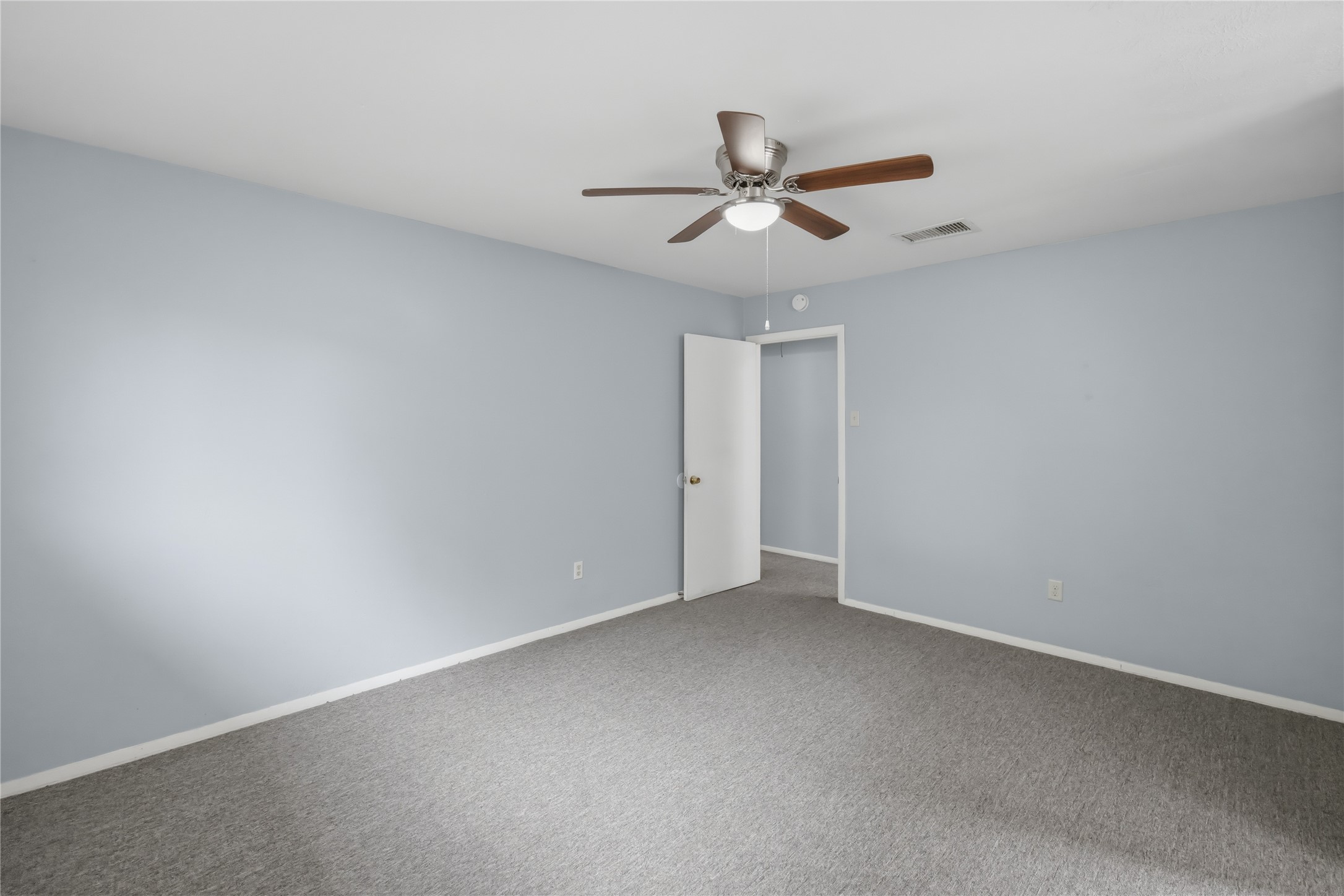 2907 West Greens Road Houston, TX 77067 - Photo 16 of 29 Master Bedroom