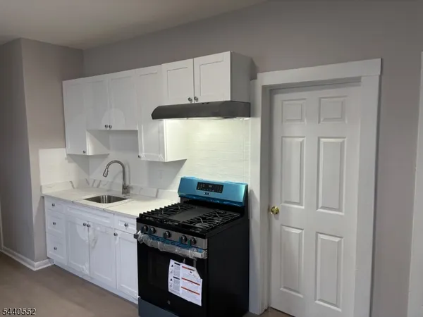 $2,000 | 220 Palisade Avenue, Unit 2A, Garfield, NJ 07026