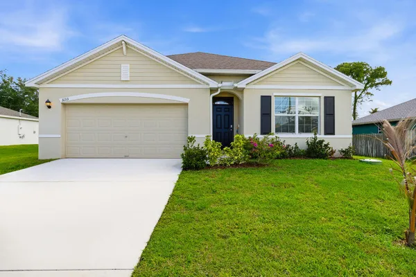 $2,800 | 3133 Southwest Centamino Street, Port St. Lucie, FL 34953