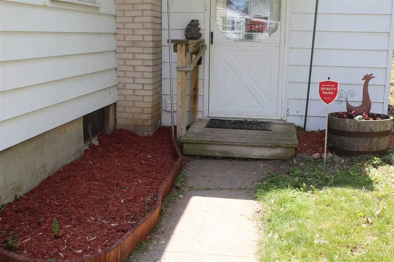 2440 Utley Road Flint, MI 48532 - Photo 2 of 27 21427868-1.JPG