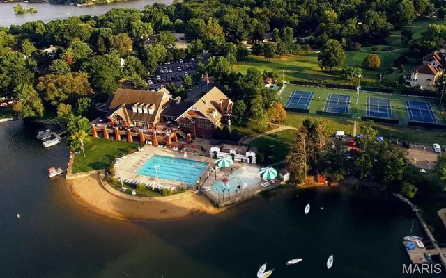 $4,300,000 | 9 Woodview Drive, Lake St. Louis, MO 63367