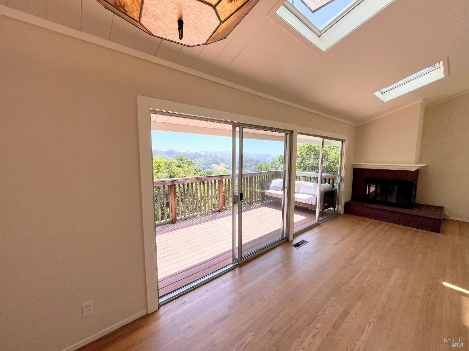 140 Redwood Road Fairfax, CA 94930 - Photo 6 of 26