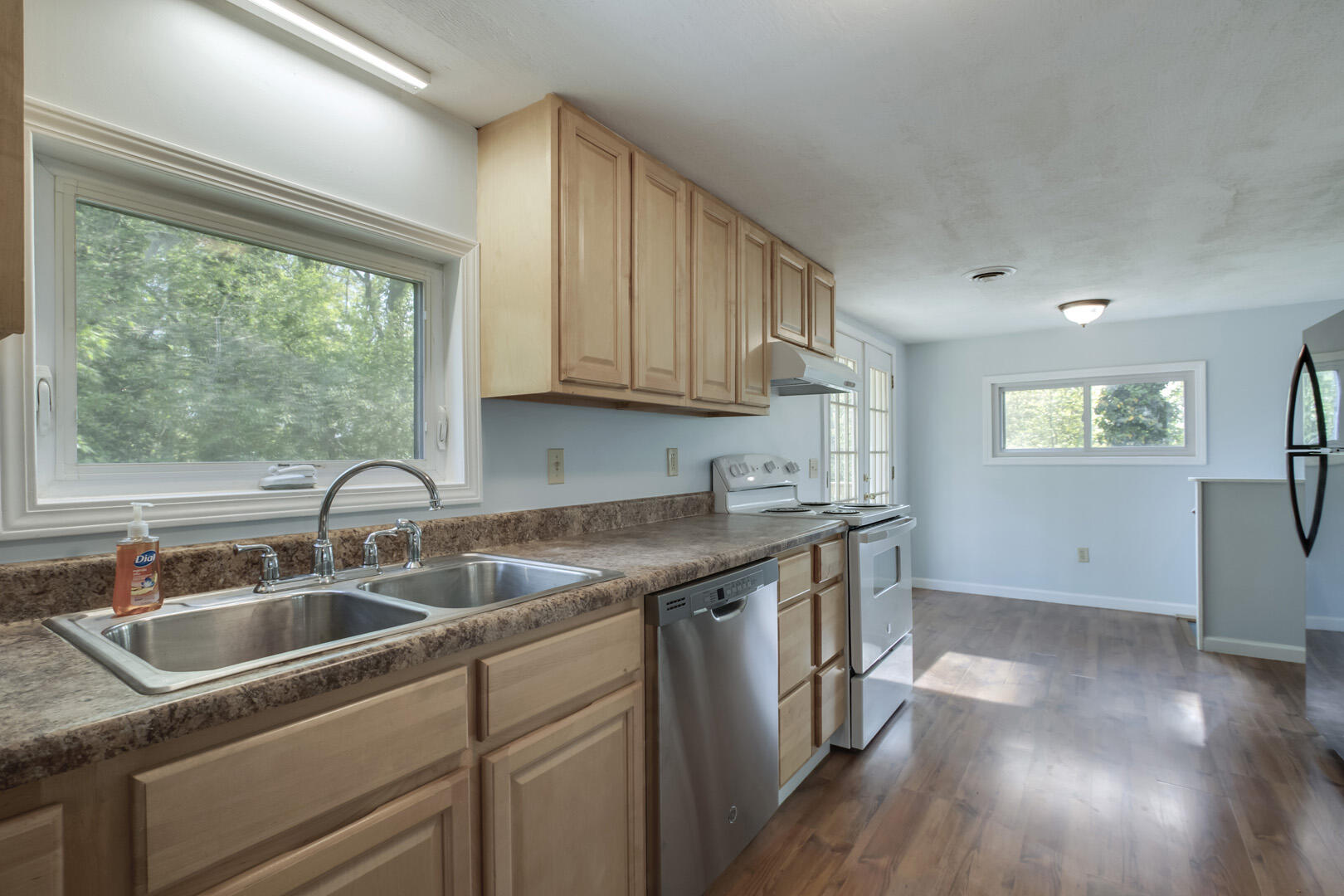131 Wainwright Road Oak Ridge, TN 37830 - Photo 14 of 33 14_WainwrightRoad_131_Kitchen02