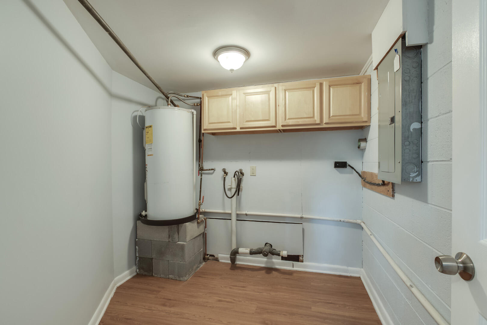 131 Wainwright Road Oak Ridge, TN 37830 - Photo 31 of 33 31_WainwrightRoad_131_Laundry