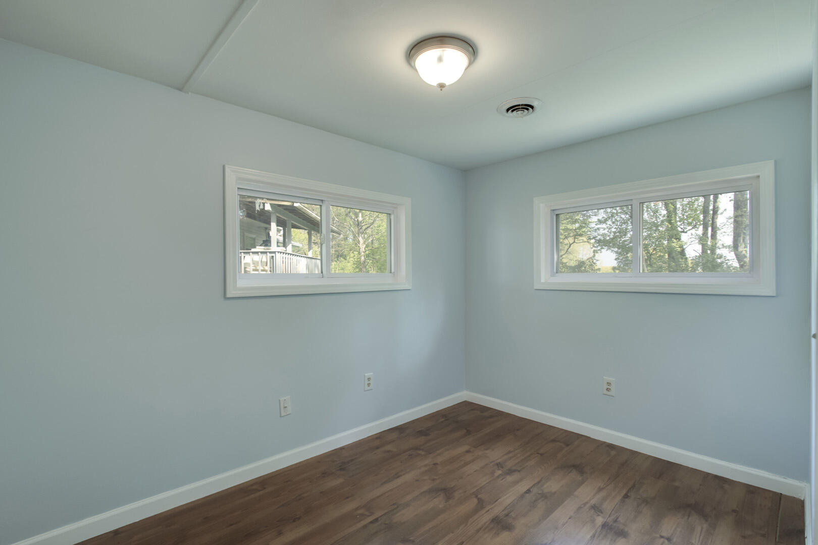 131 Wainwright Road Oak Ridge, TN 37830 - Photo 10 of 33 10_WainwrightRoad_131_MasterBedroom01