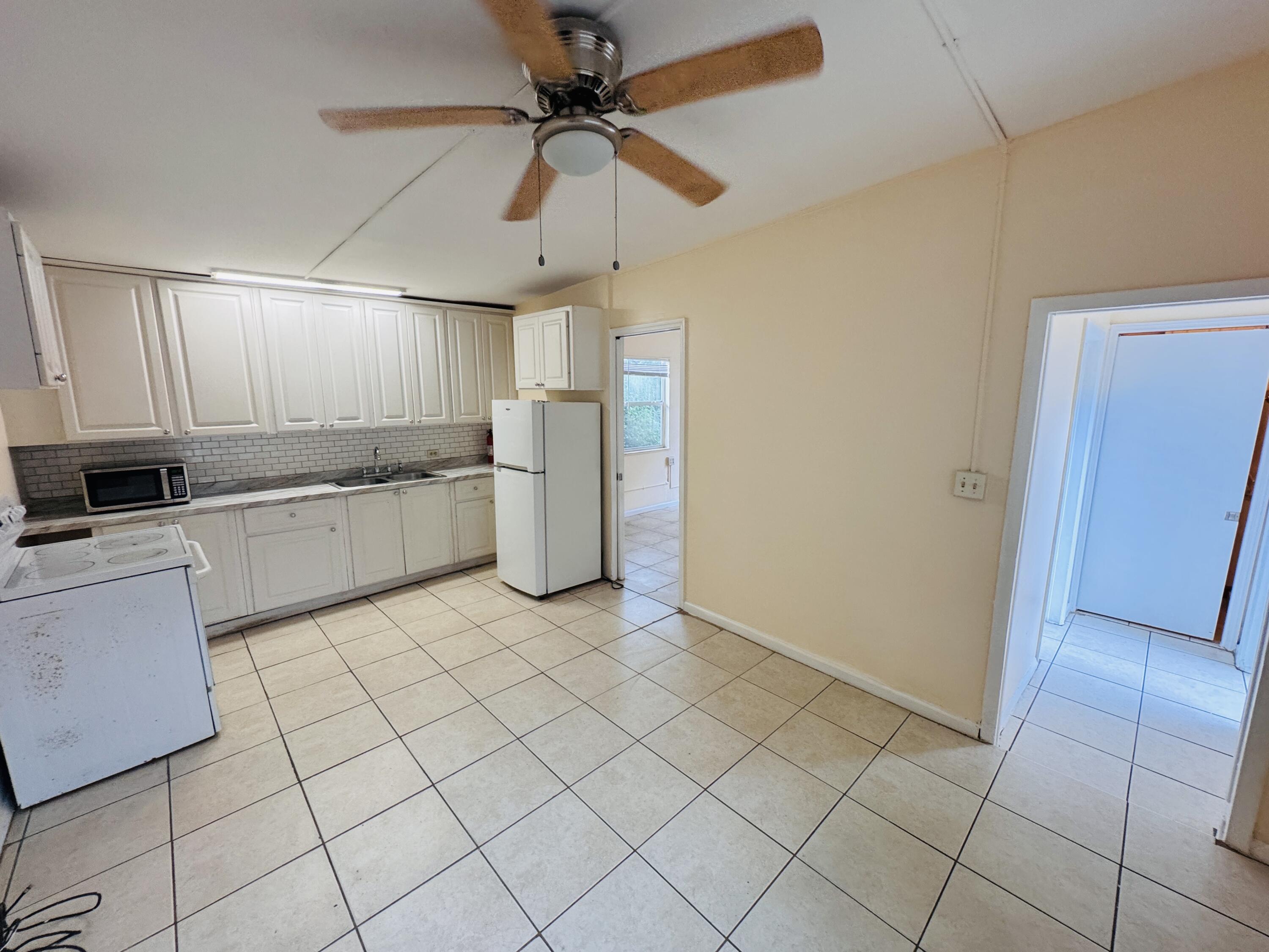 830 Valley Forge Road, Unit CASITA West Palm Beach, FL 33405 - Photo 11 of 19 IMG_9198